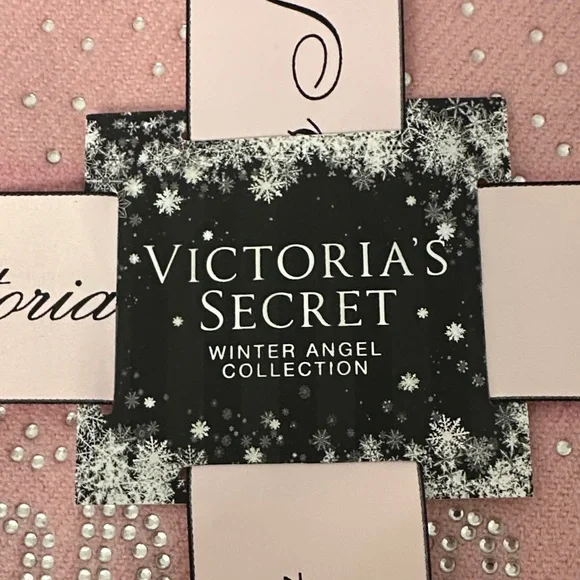 Victoria's Secret Pink Rhinestone Scarf. NWT - Picture 2 of 10